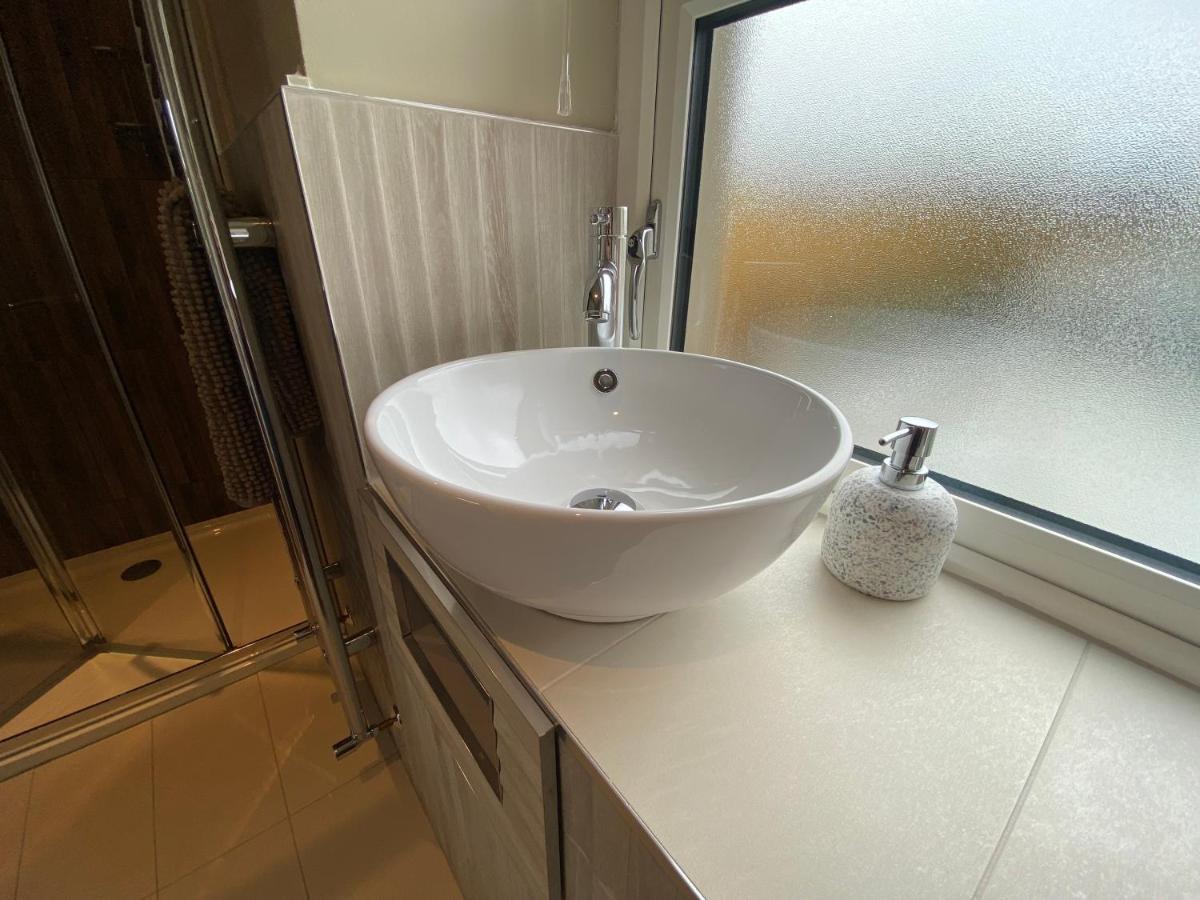 The Gate Lodge At Dunnanew - 4 Star- Sleeps 5 Seaforde Kültér fotó